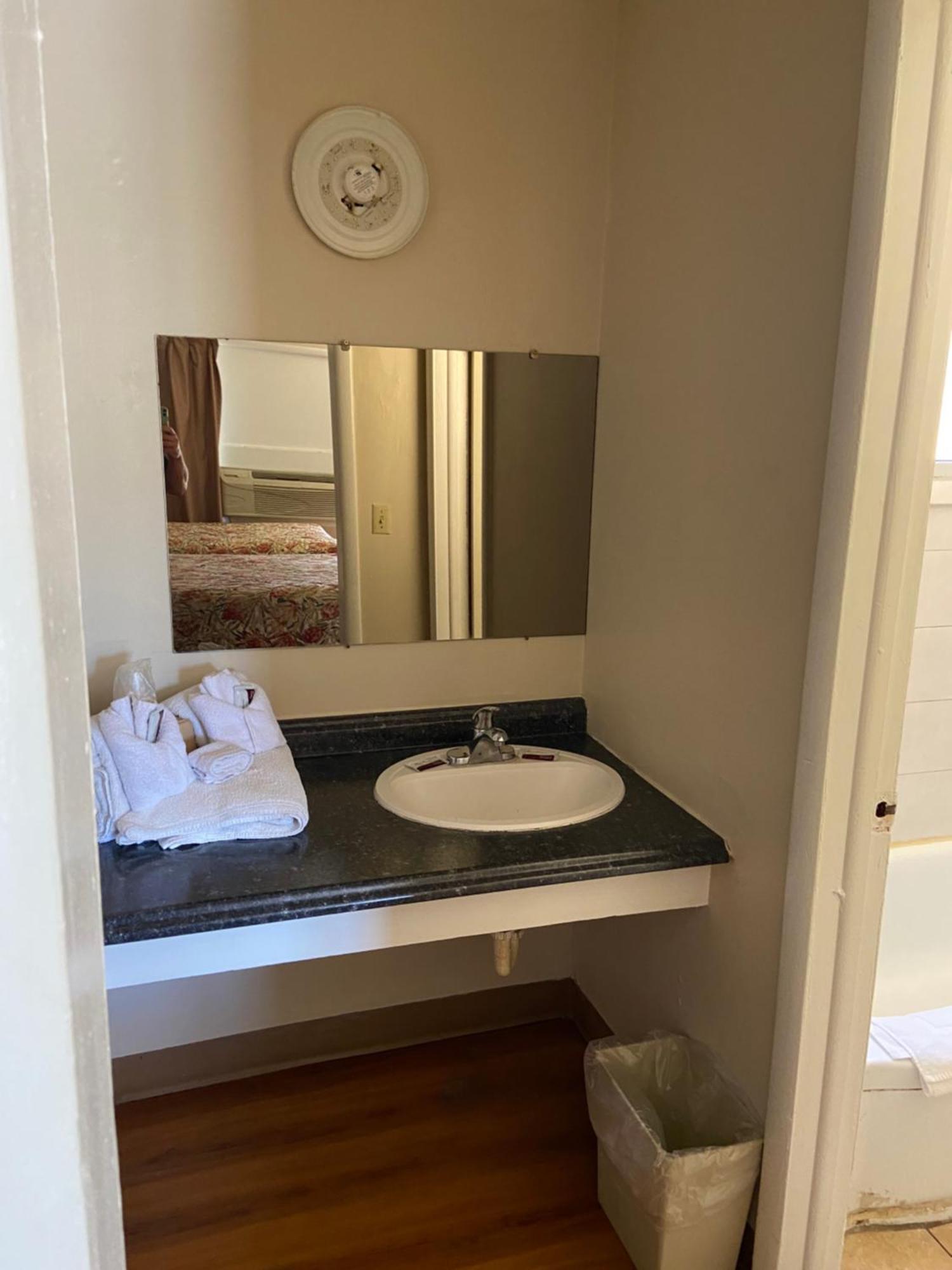 Glenstone Place Extended Stay Motel スプリングフィールド エクステリア 写真